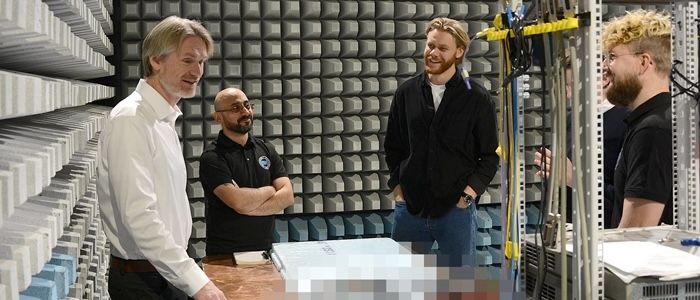 Om_EMC_1400x600