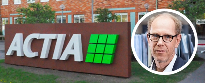 Christian-Sahlen-CEO-Logo-on-Sign-Mjardevi