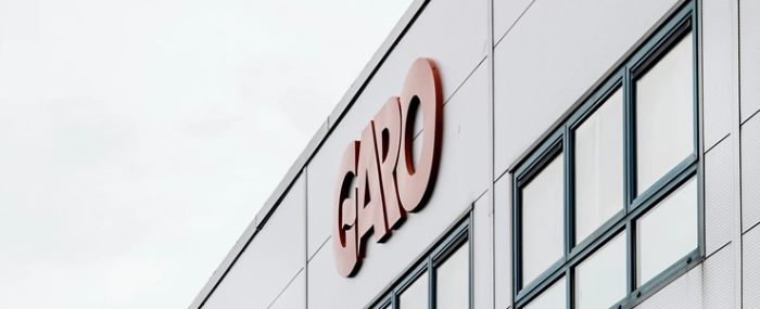 logo-on-building