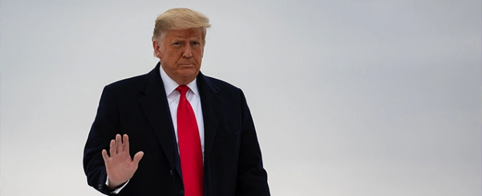 Donald-Trump-walking