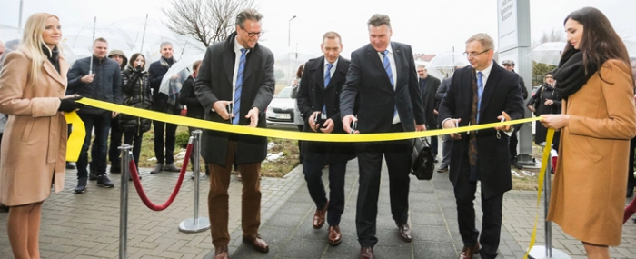 ribbon-cutting-poland-facility