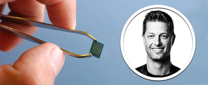 Tweezer-holding-DMSS-SoC-Qamcom-CEO-Johan-Lassing1