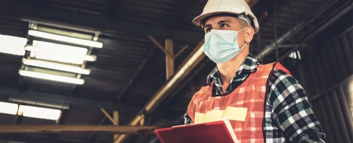 Man-wearing-face-mask