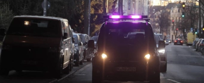 Vehicle-Communicating-With-Lights