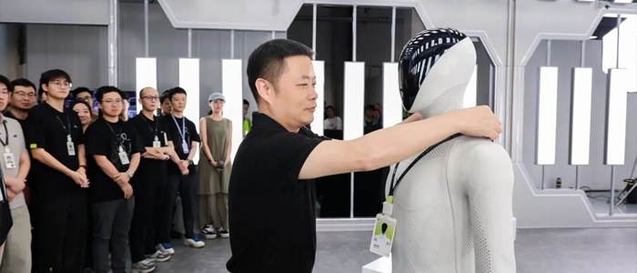 humanoid-robot-IRON