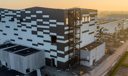 inaugurates-Gigafactory-Billy-BerclauDouvrin