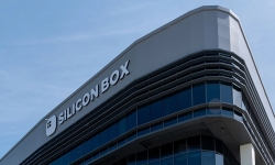 logo-on-building