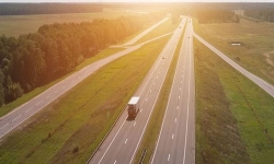 truck-on-empty-road