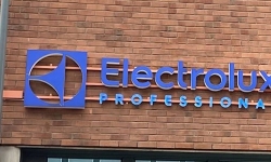 Logo-on-Building