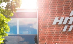 logo-on-building