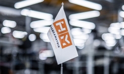 small-flag-logo