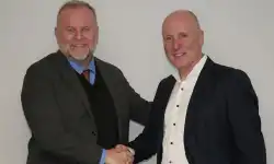 Lars-Aleby-Dirk-Jansen-Handshake