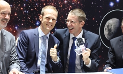 contract-signing-OHB-Systems-October-2018