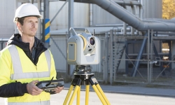 Man-Operating-Total-Station-SX10