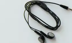 Consumer-electronics-earphones