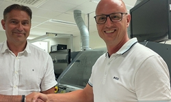 Elektronik-Mekanik-Acquisition-Fredrik-Forngren-Thoma-Zeijlon-Handshake