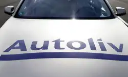 logo-on-car