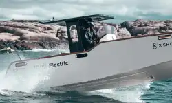 Eelex-8000-Electric-Boat