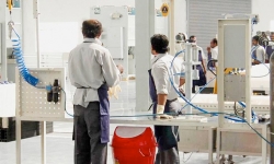 men-in-workshop