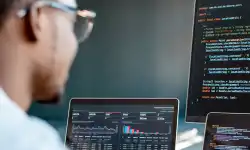 software-engineer-working